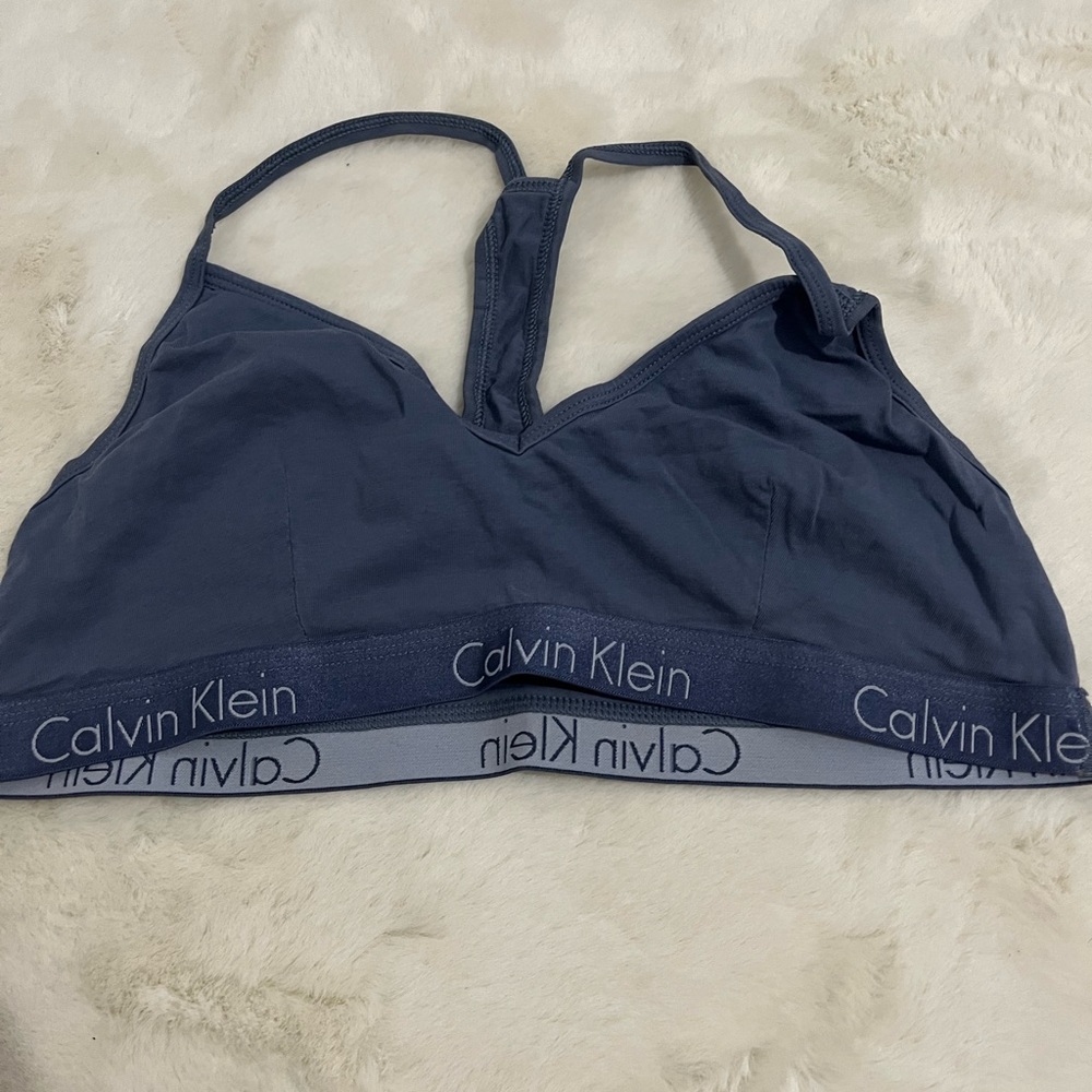 Sports bra